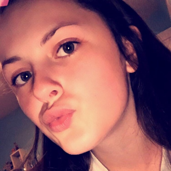 Meet your Posher, Kailey - Picture 1 of 1